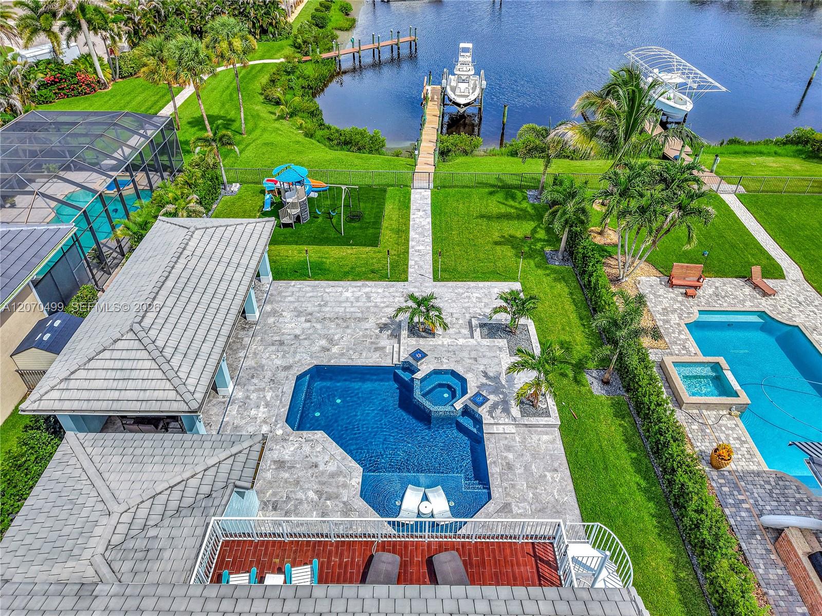 665 Sw Yacht Basin Way Property Photo 23