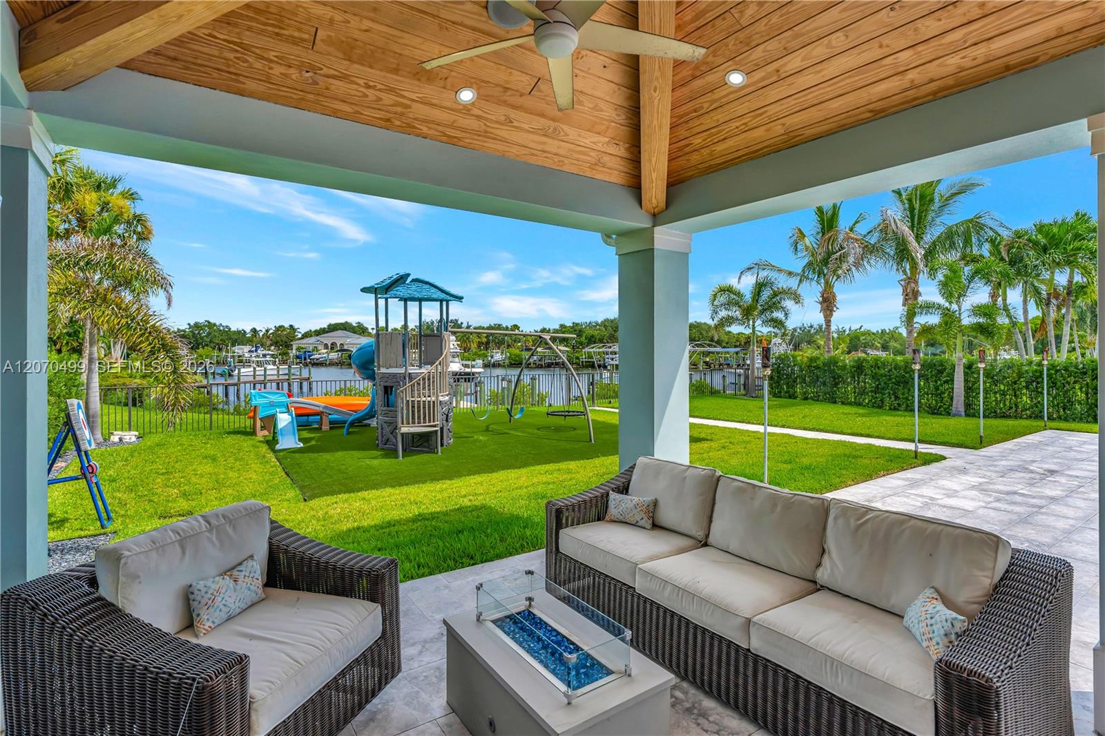 665 Sw Yacht Basin Way Property Photo 25