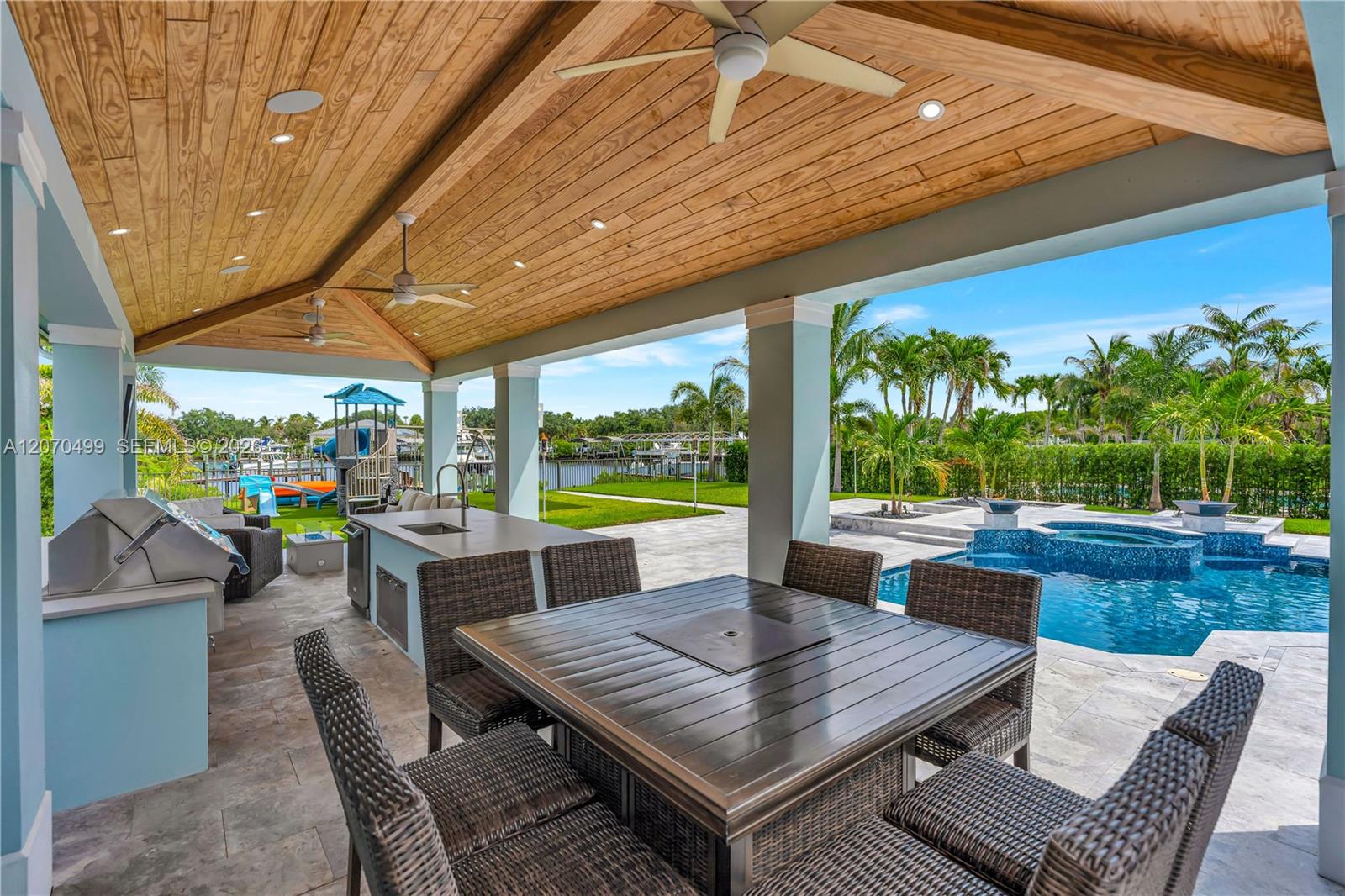 665 Sw Yacht Basin Way Property Photo 28