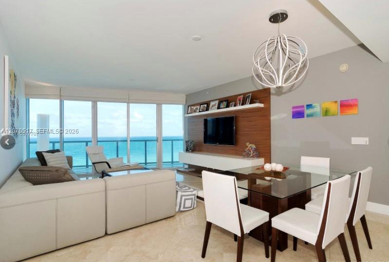 A12070517 Property Photo 2