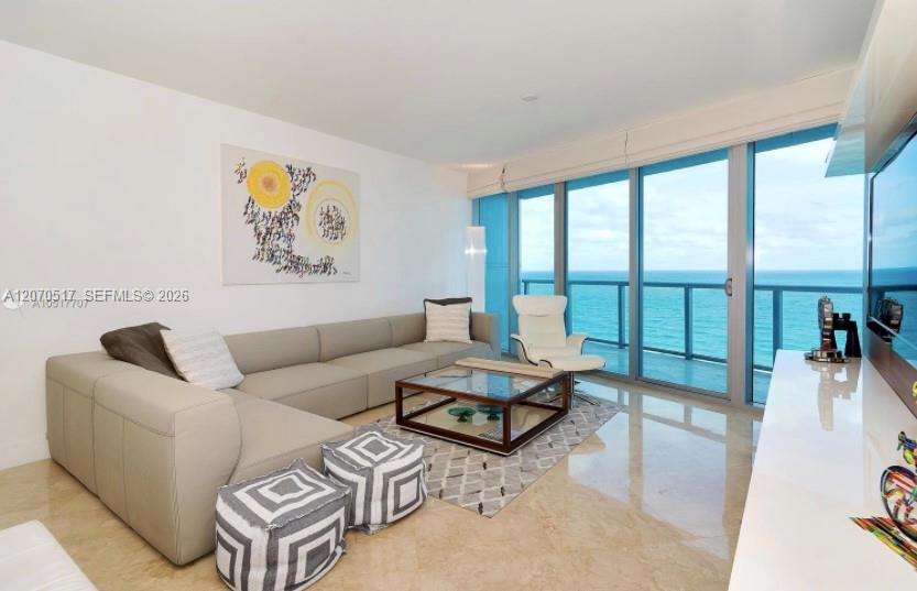 A12070517 Property Photo 4