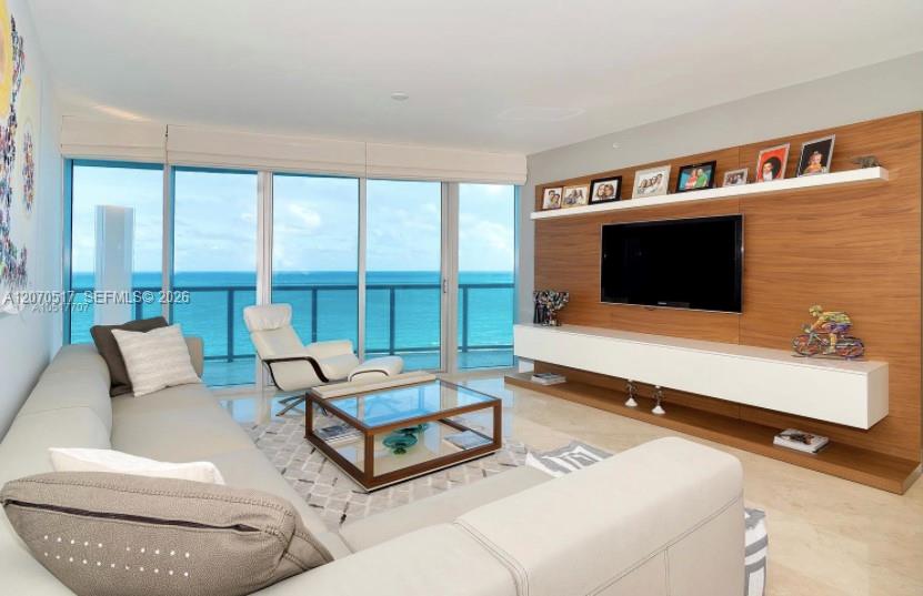 A12070517 Property Photo 5