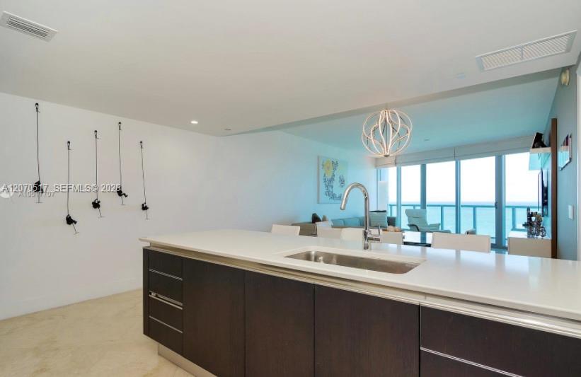 A12070517 Property Photo 12