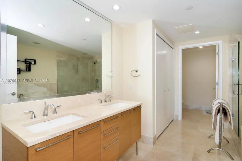 A12070517 Property Photo 15
