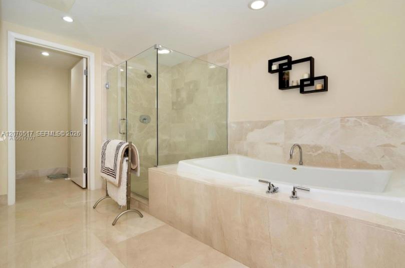 A12070517 Property Photo 16