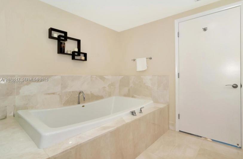 A12070517 Property Photo 18