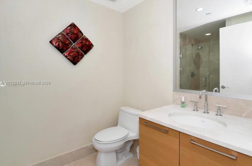 A12070517 Property Photo 24