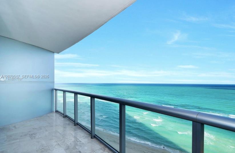 A12070517 Property Photo 25
