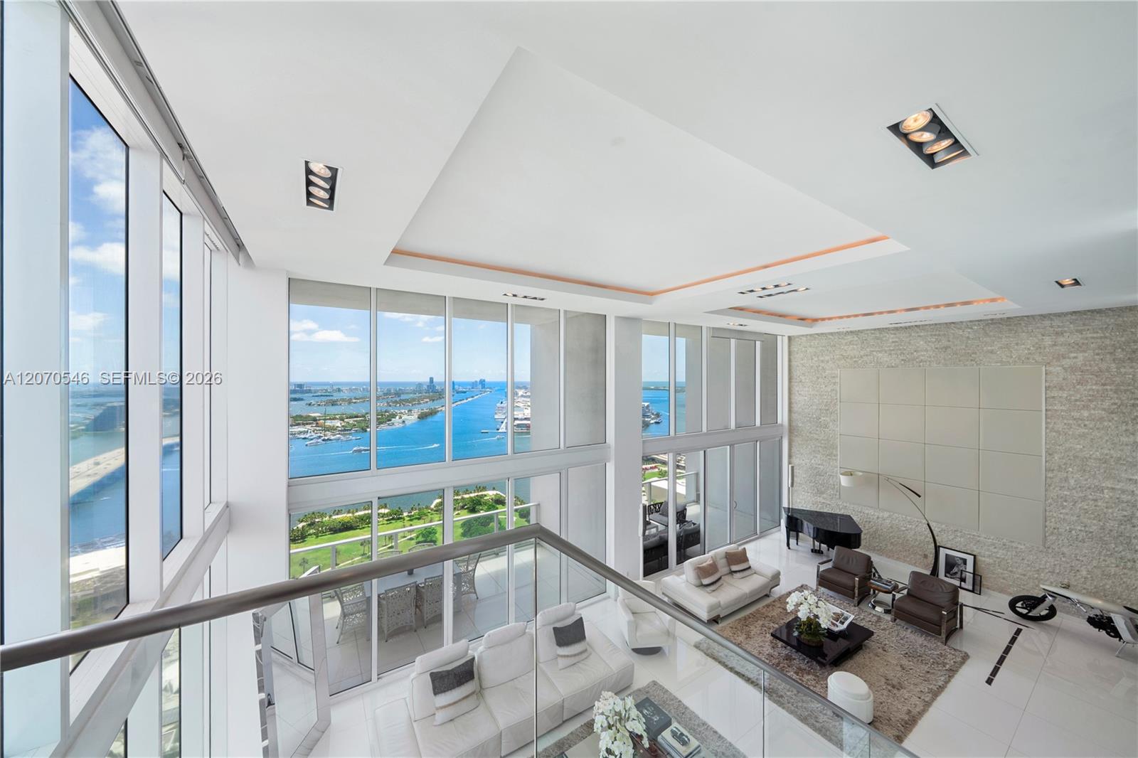 1040 Biscayne Boulevard 4403 Property Photo 1