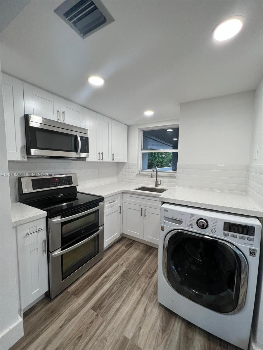 310 Fontainebleau Boulevard 204 Property Photo 1