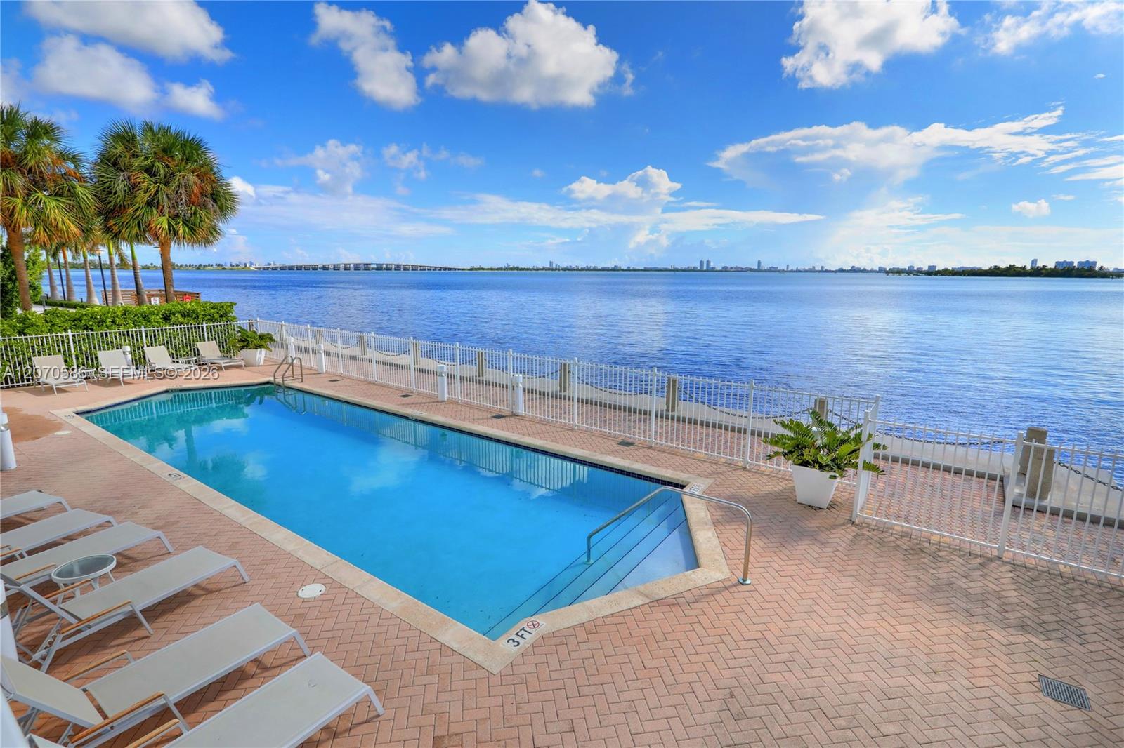 A12070586 Property Photo 9
