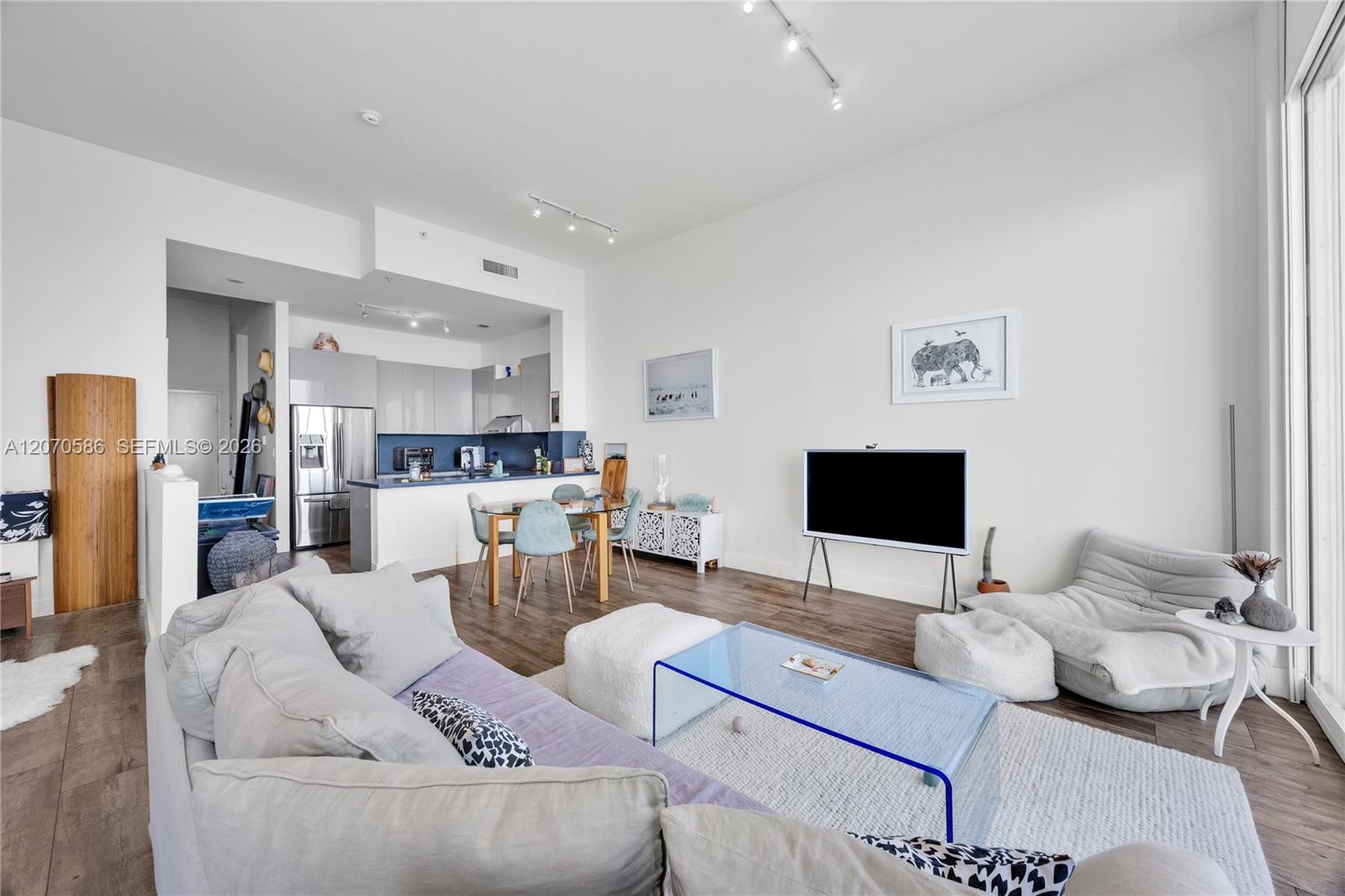 A12070586 Property Photo 15