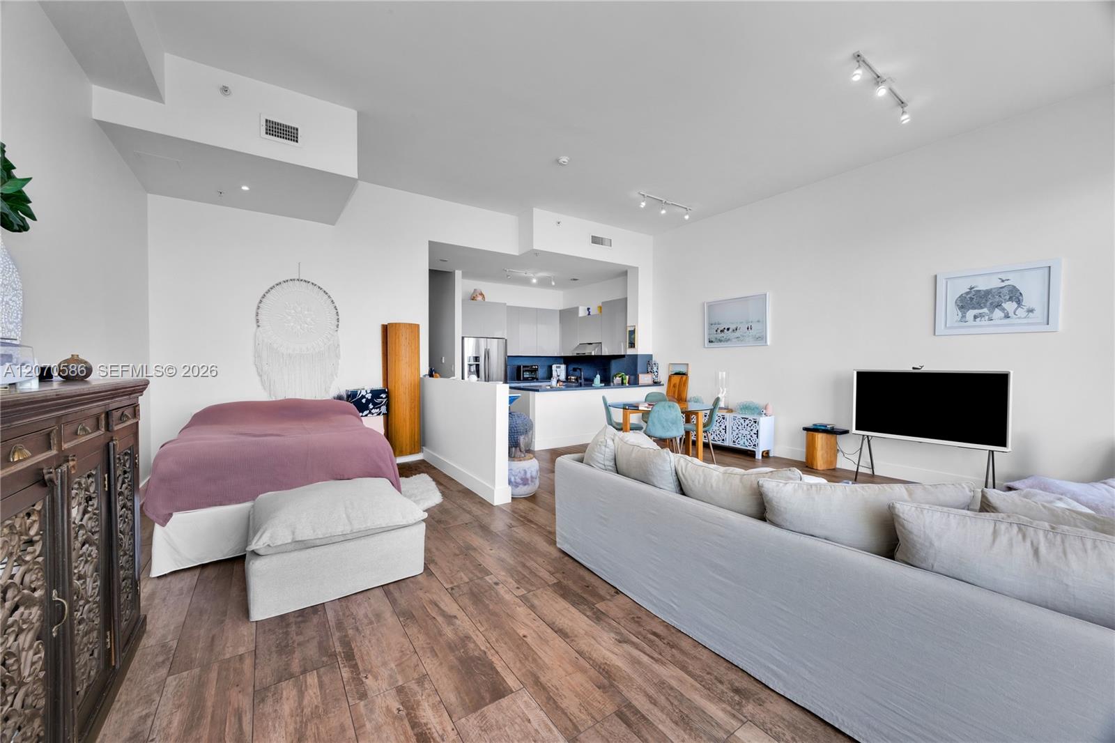 A12070586 Property Photo 19