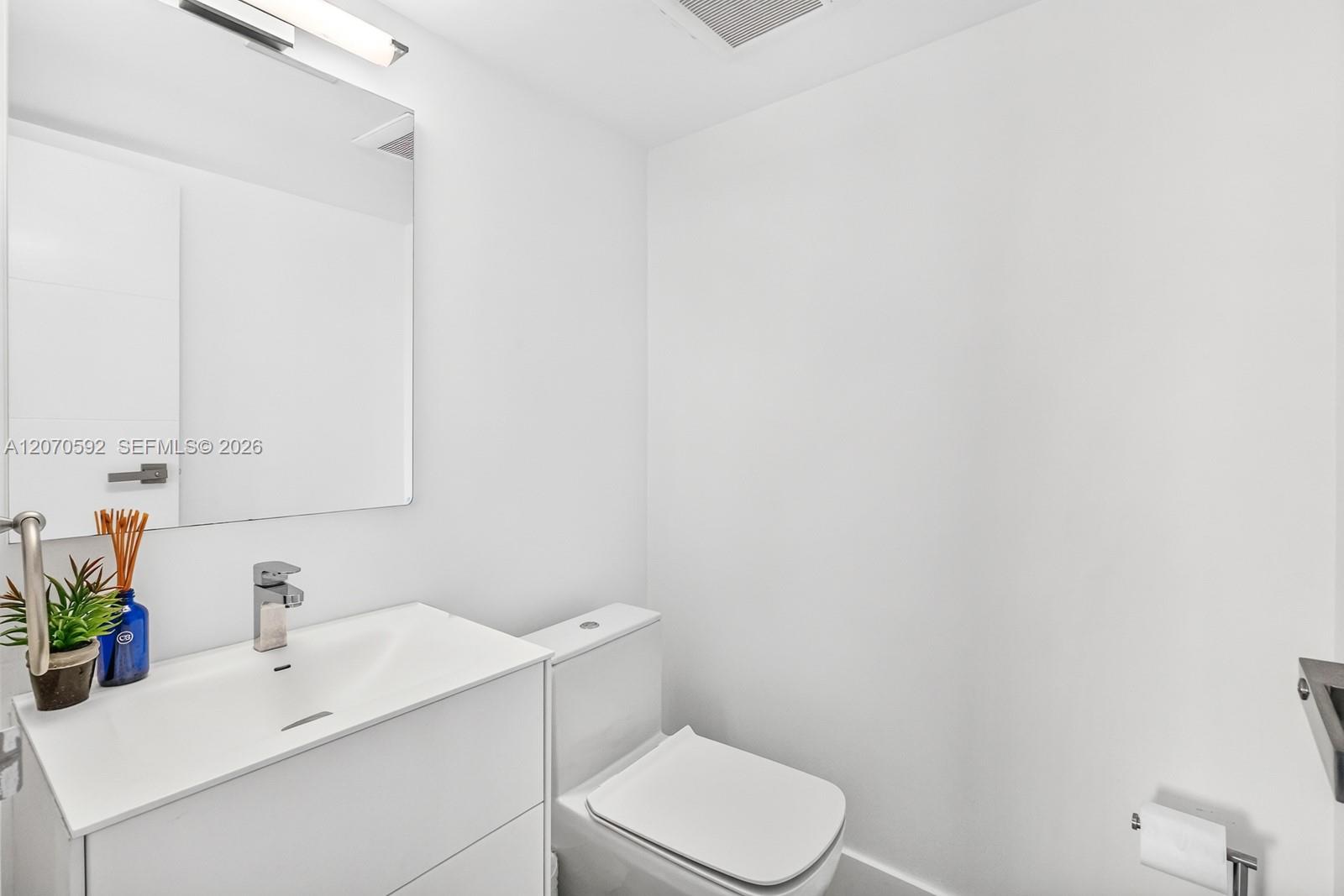 575 Crandon Boulevard 801 Property Photo 16