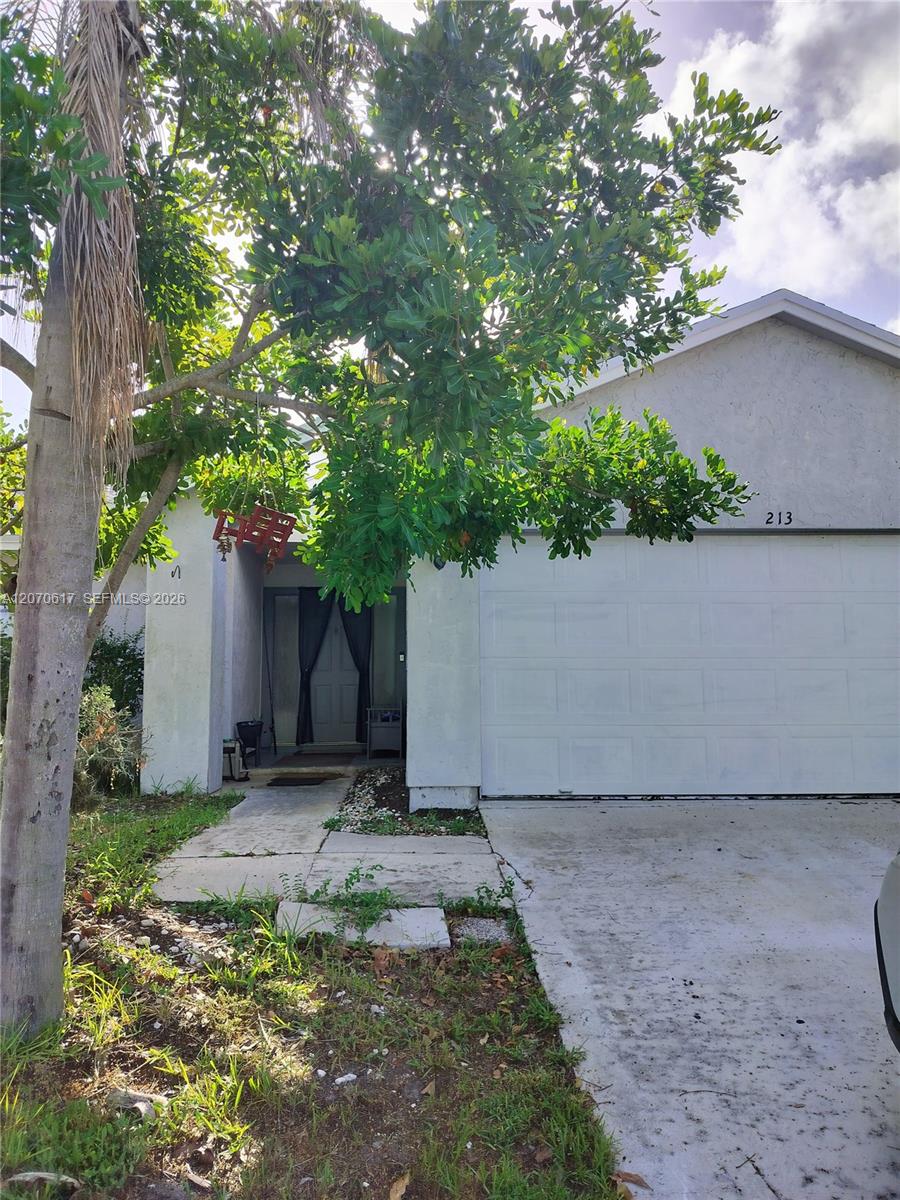213 Woodbridge Drive Property Photo 1