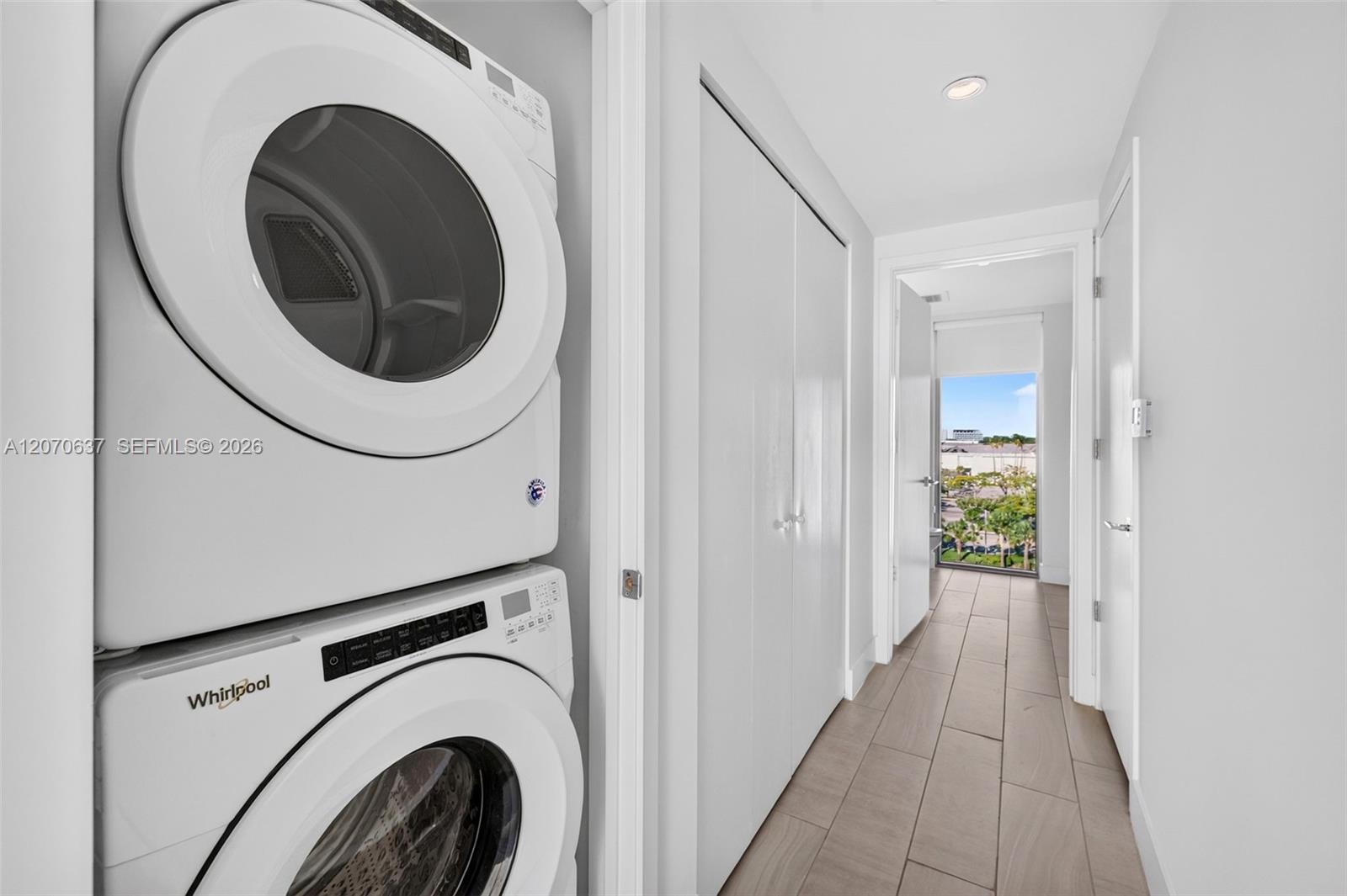 2000 Metropica Way 417 Property Photo 8