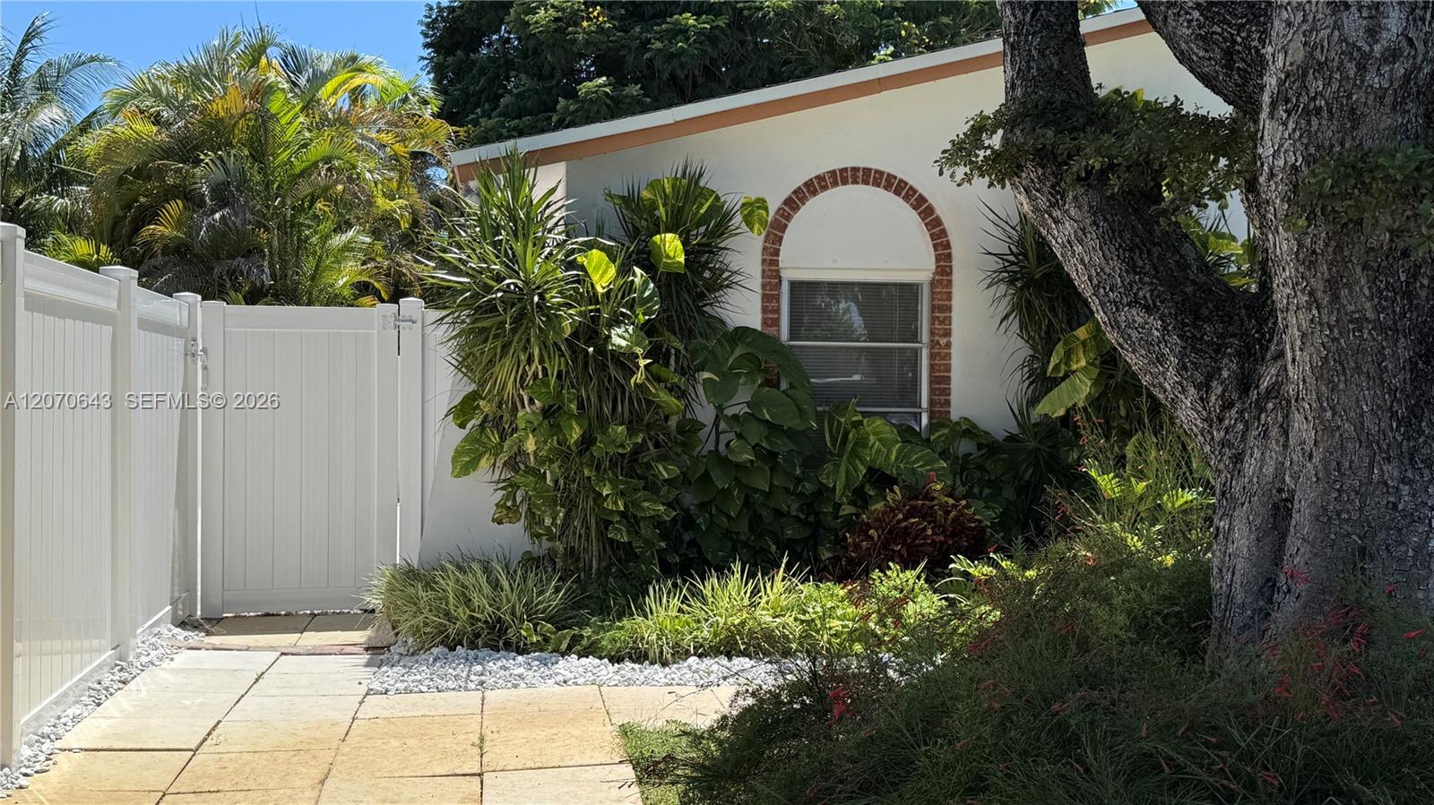 7804 SW 129th Court B Property Photo 1