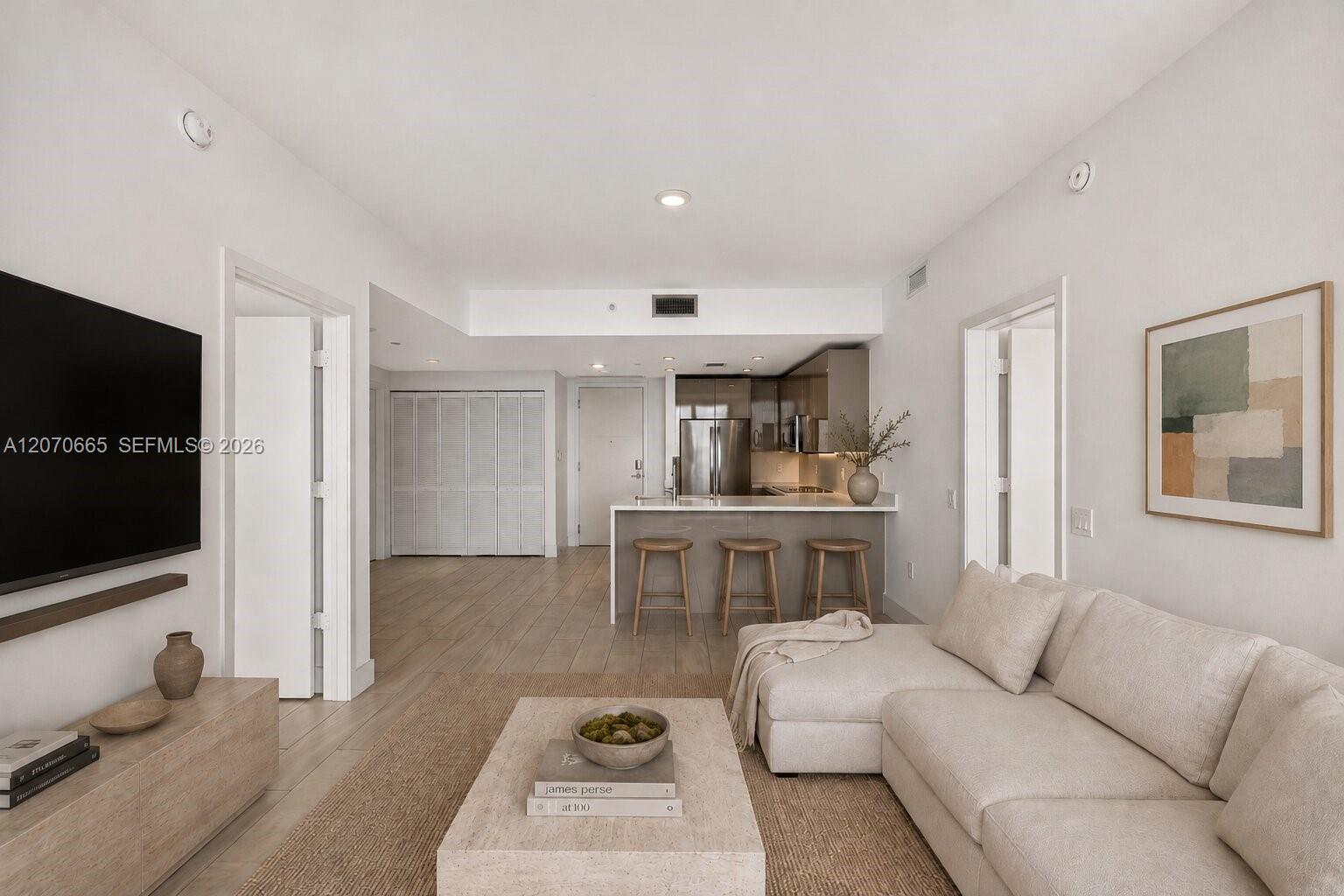 2000 Metropica Way 2111 Property Photo 3