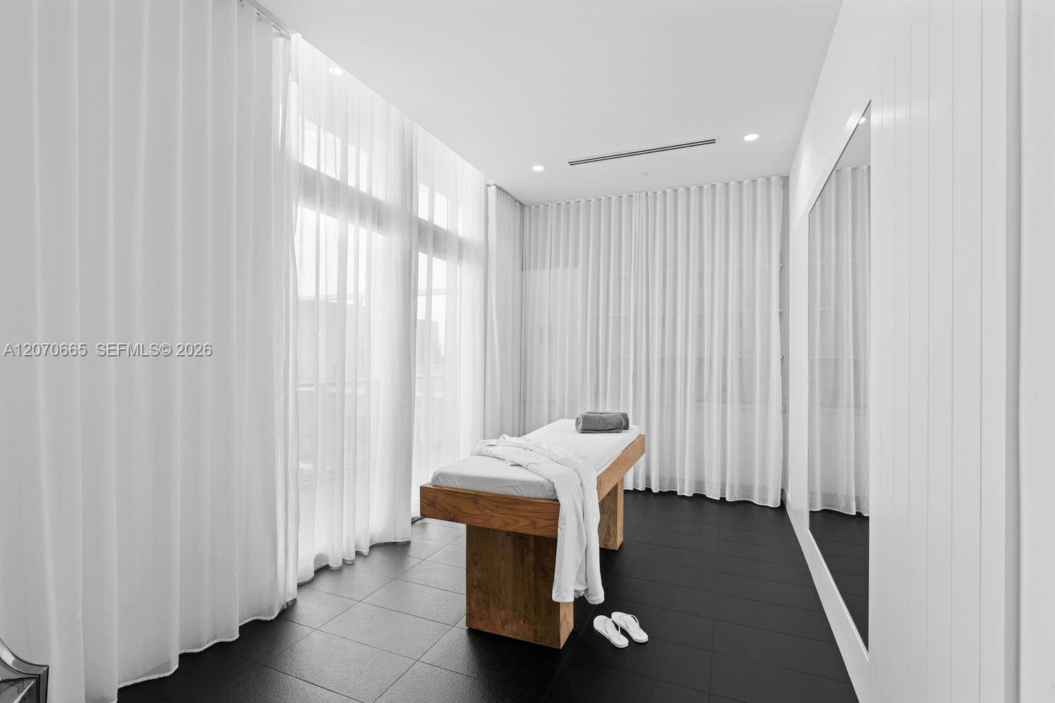 2000 Metropica Way 2111 Property Photo 18