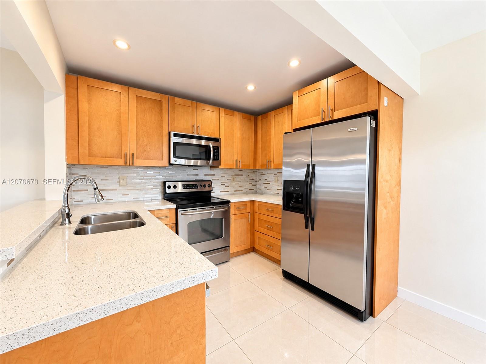 454 Ne 210th Circle Terrace 202-7b Property Photo 2