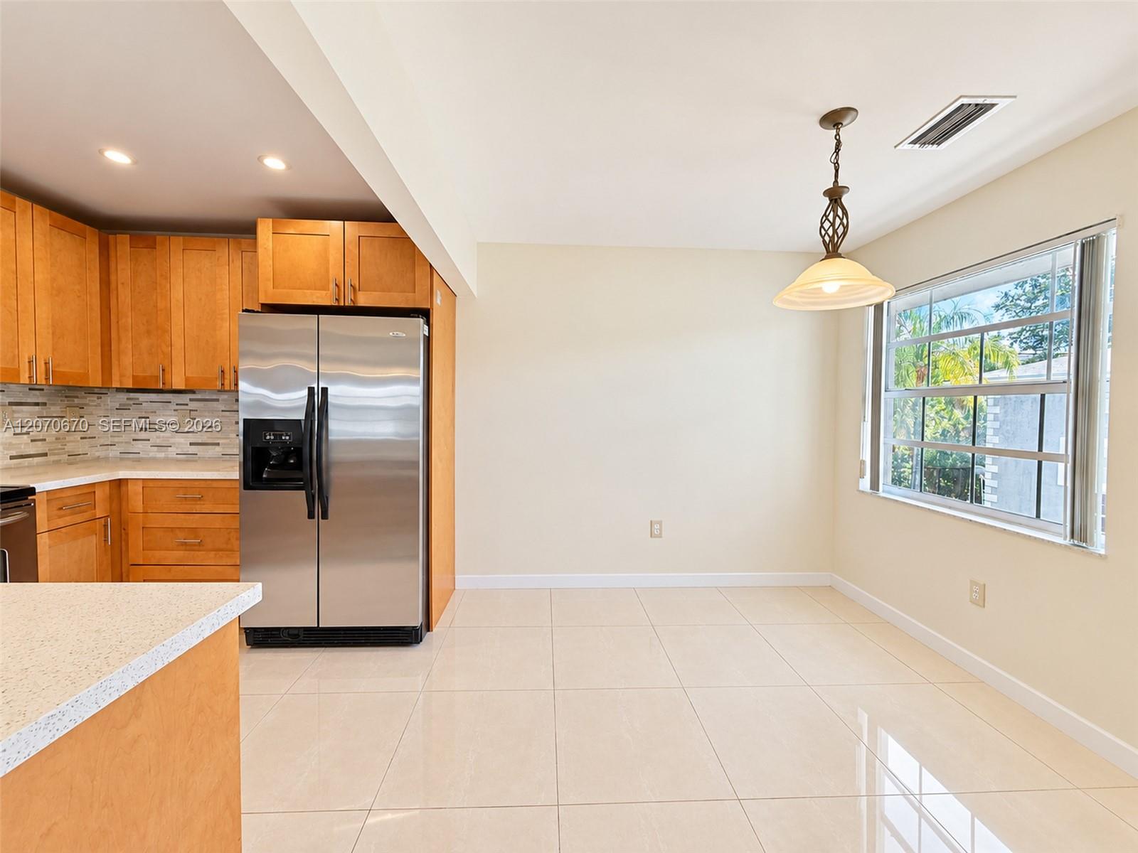 454 Ne 210th Circle Terrace 202-7b Property Photo 3