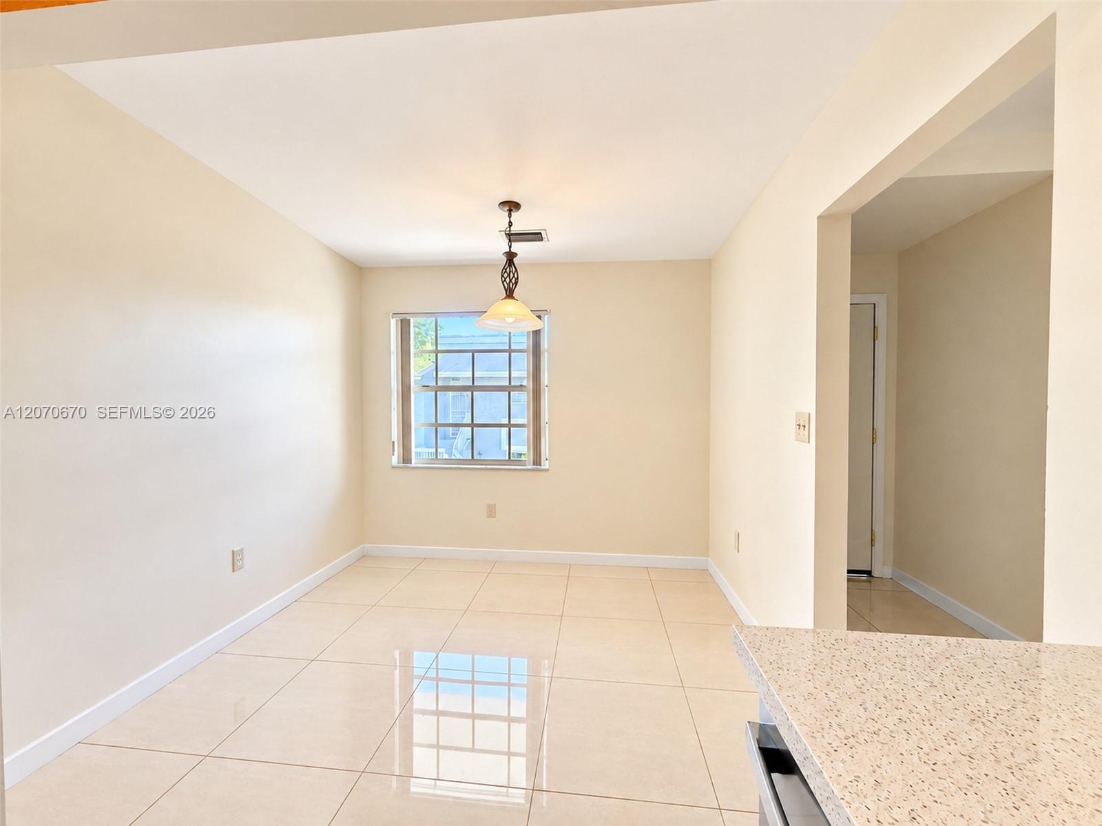 454 Ne 210th Circle Terrace 202-7b Property Photo 4