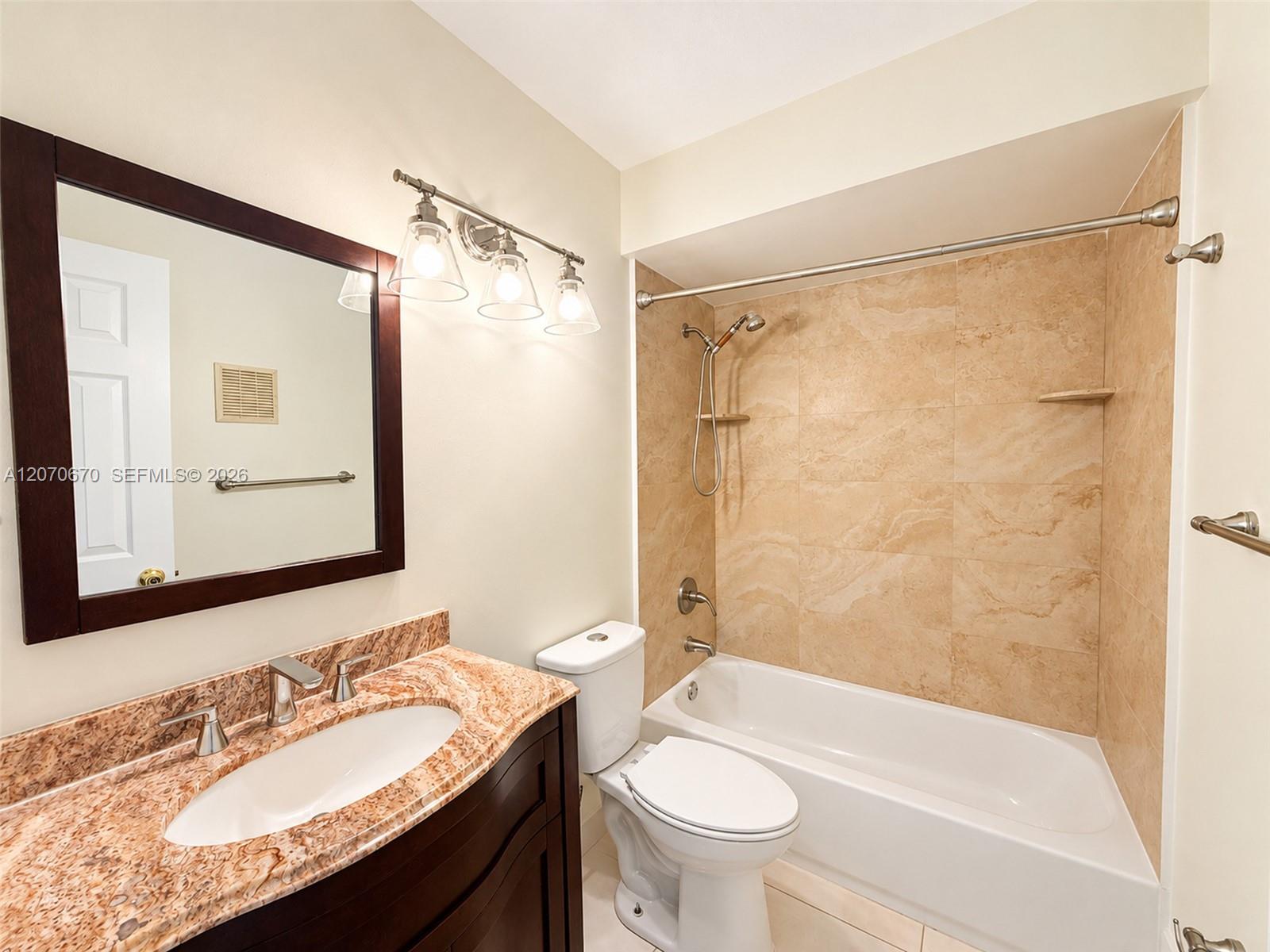 454 Ne 210th Circle Terrace 202-7b Property Photo 10