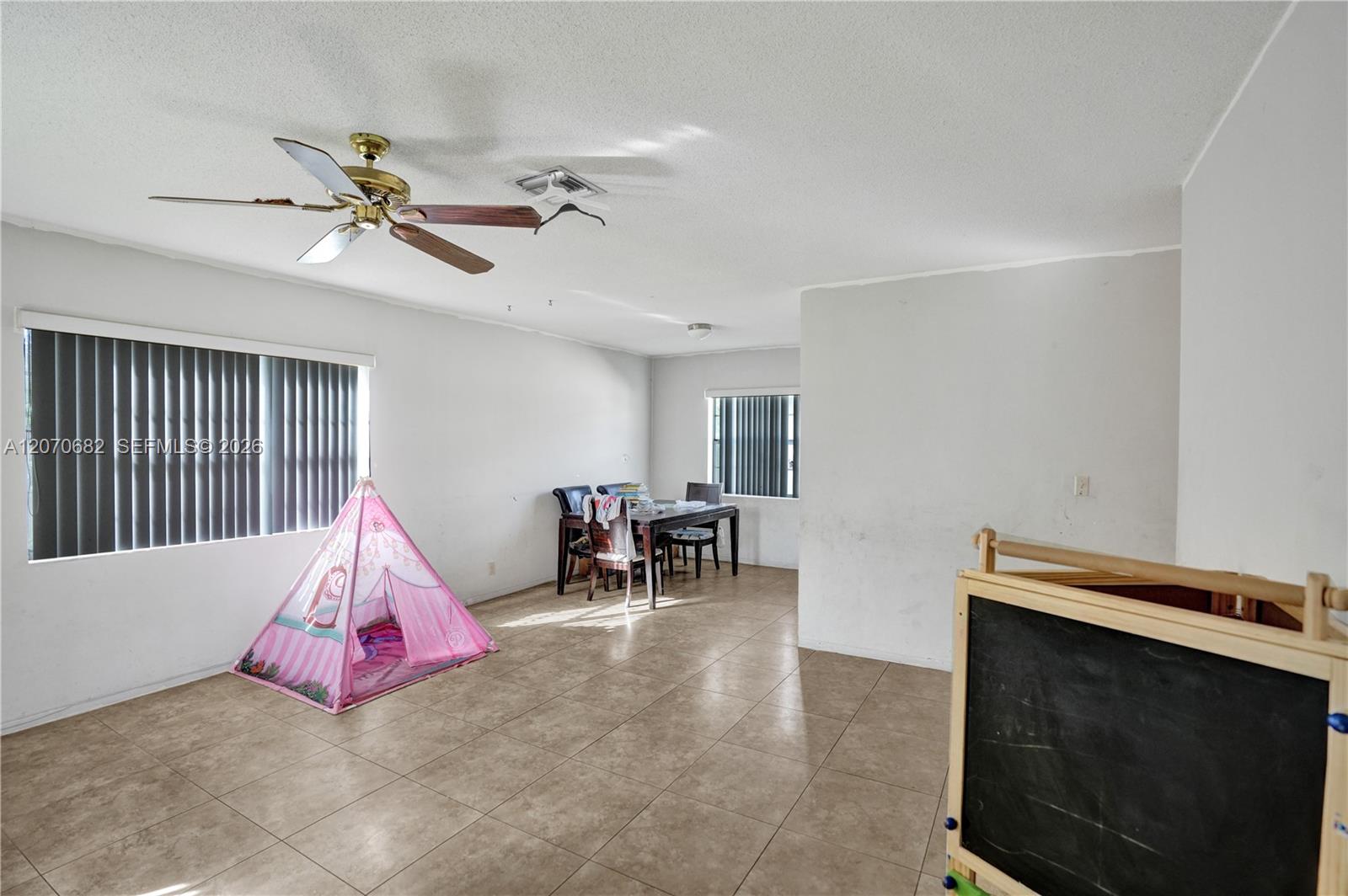 5706-5708 Lincoln Street 1-2 Property Photo 1