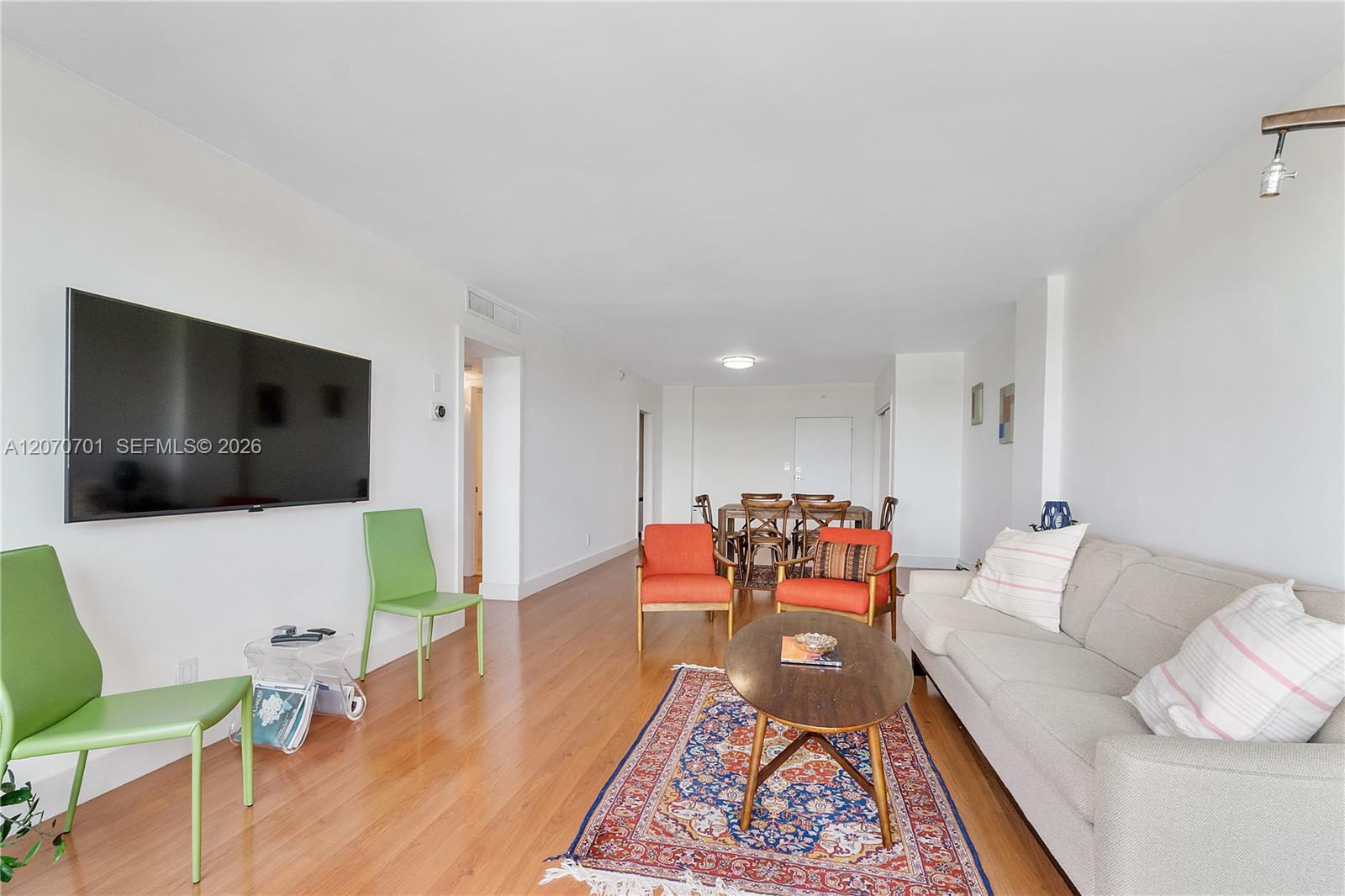 90 Edgewater Drive 917 Property Photo 5