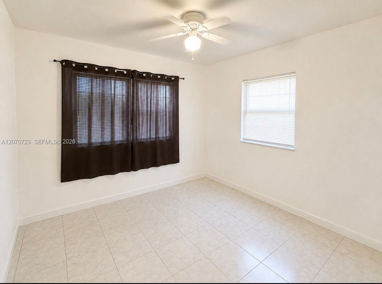 1041 Nw 7th Court Property Photo 5