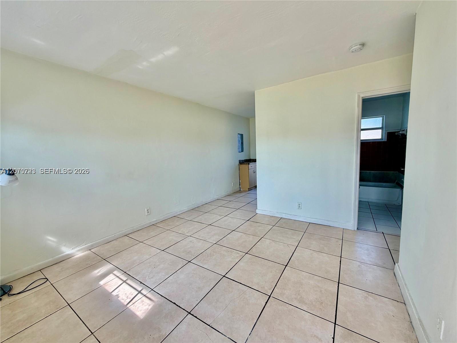 1041 Nw 7th Court Property Photo 10