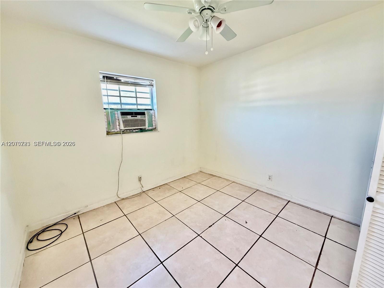 1041 Nw 7th Court Property Photo 14