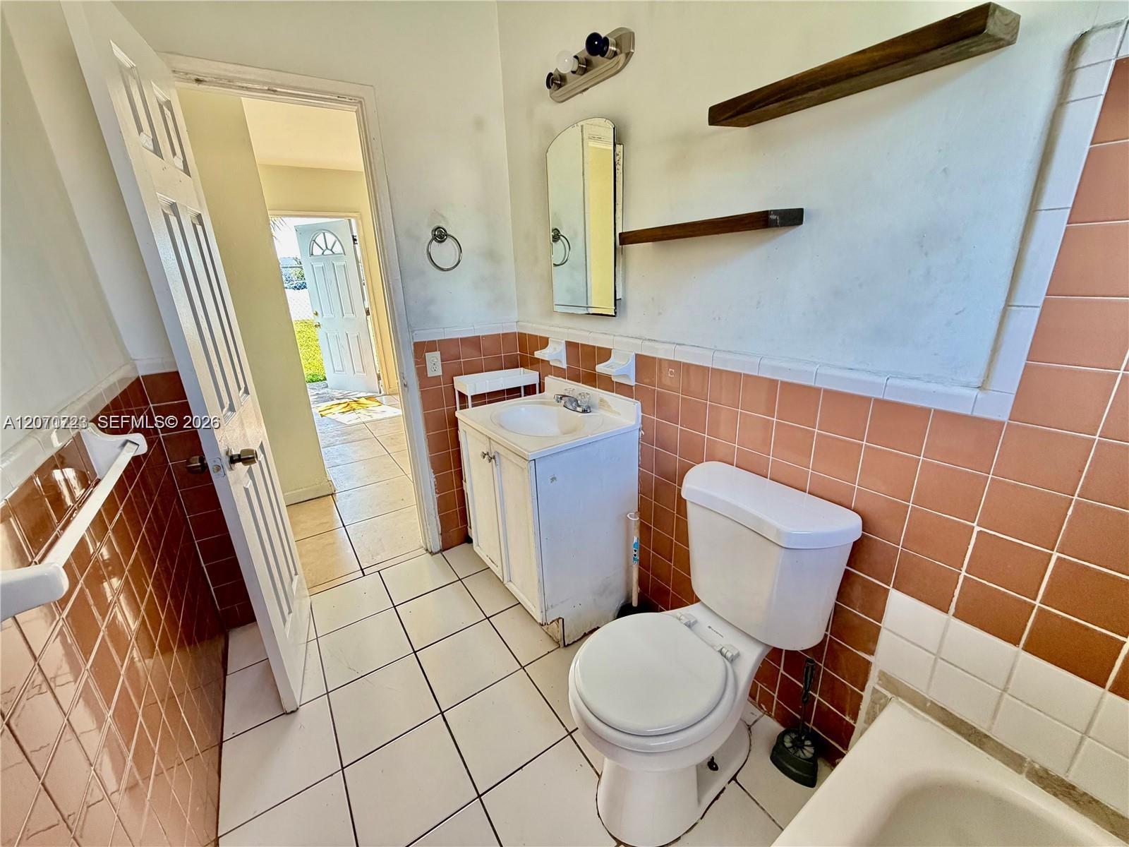 1041 Nw 7th Court Property Photo 16
