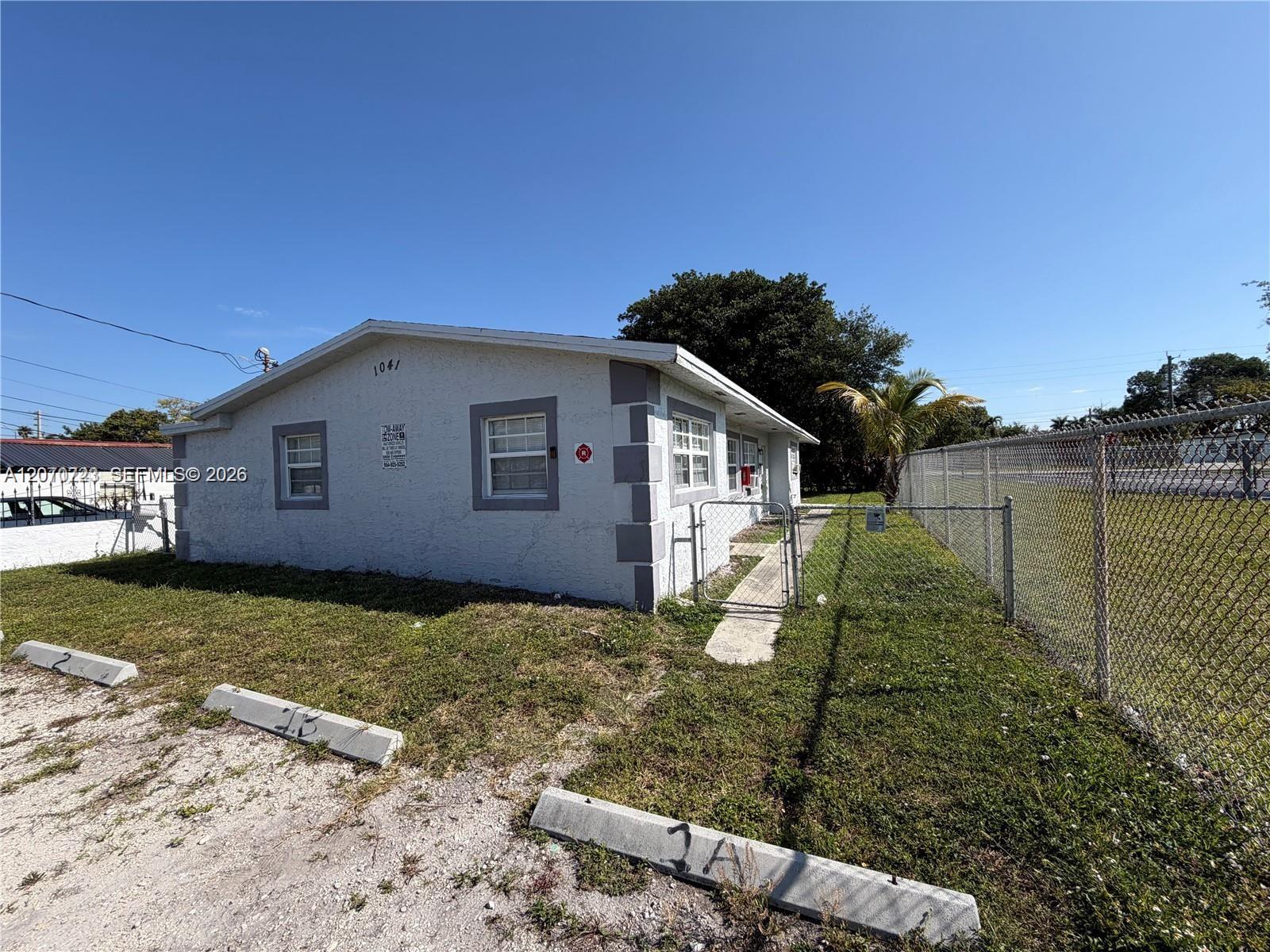 1041 Nw 7th Court Property Photo 19