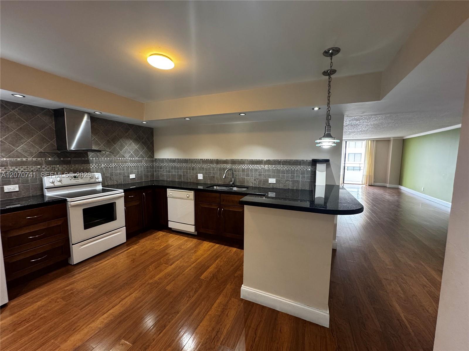 A12070741 Property Photo 9