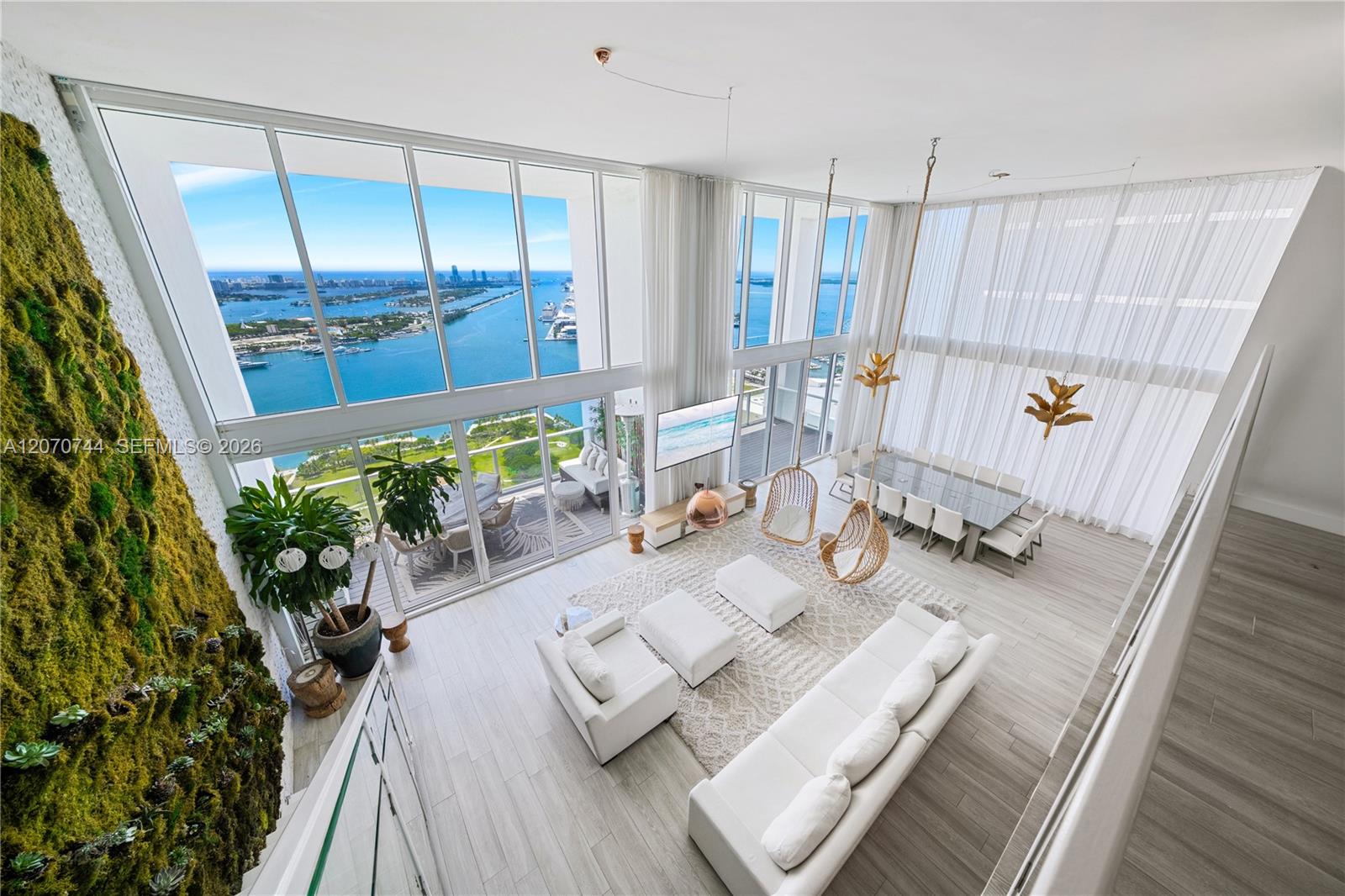 1040 Biscayne Boulevard 4602 Property Photo 1
