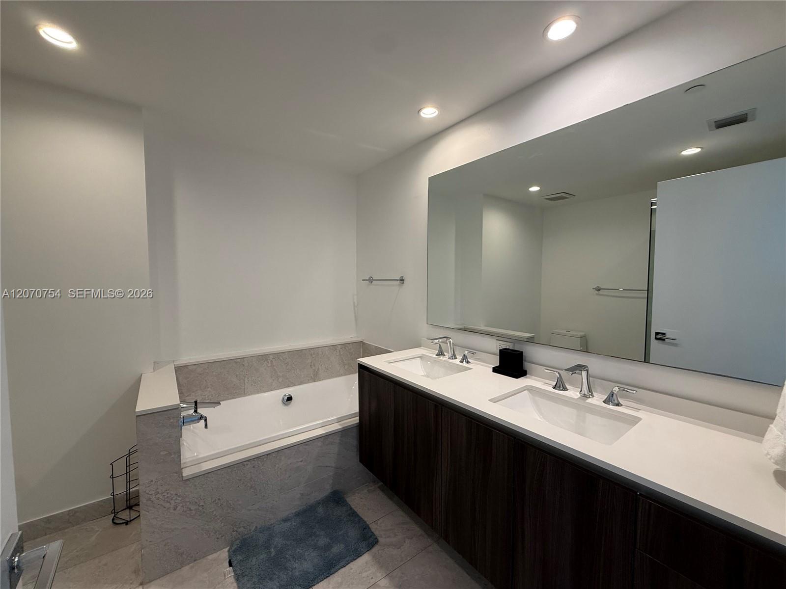 488 Ne 18th Street 517 Property Photo 9