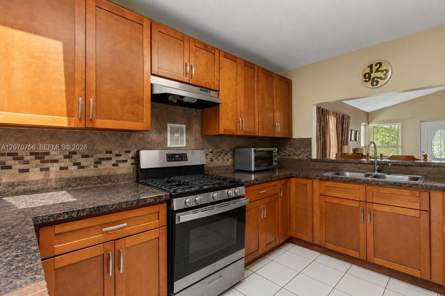 12021 Sw 209th Street Property Photo 8