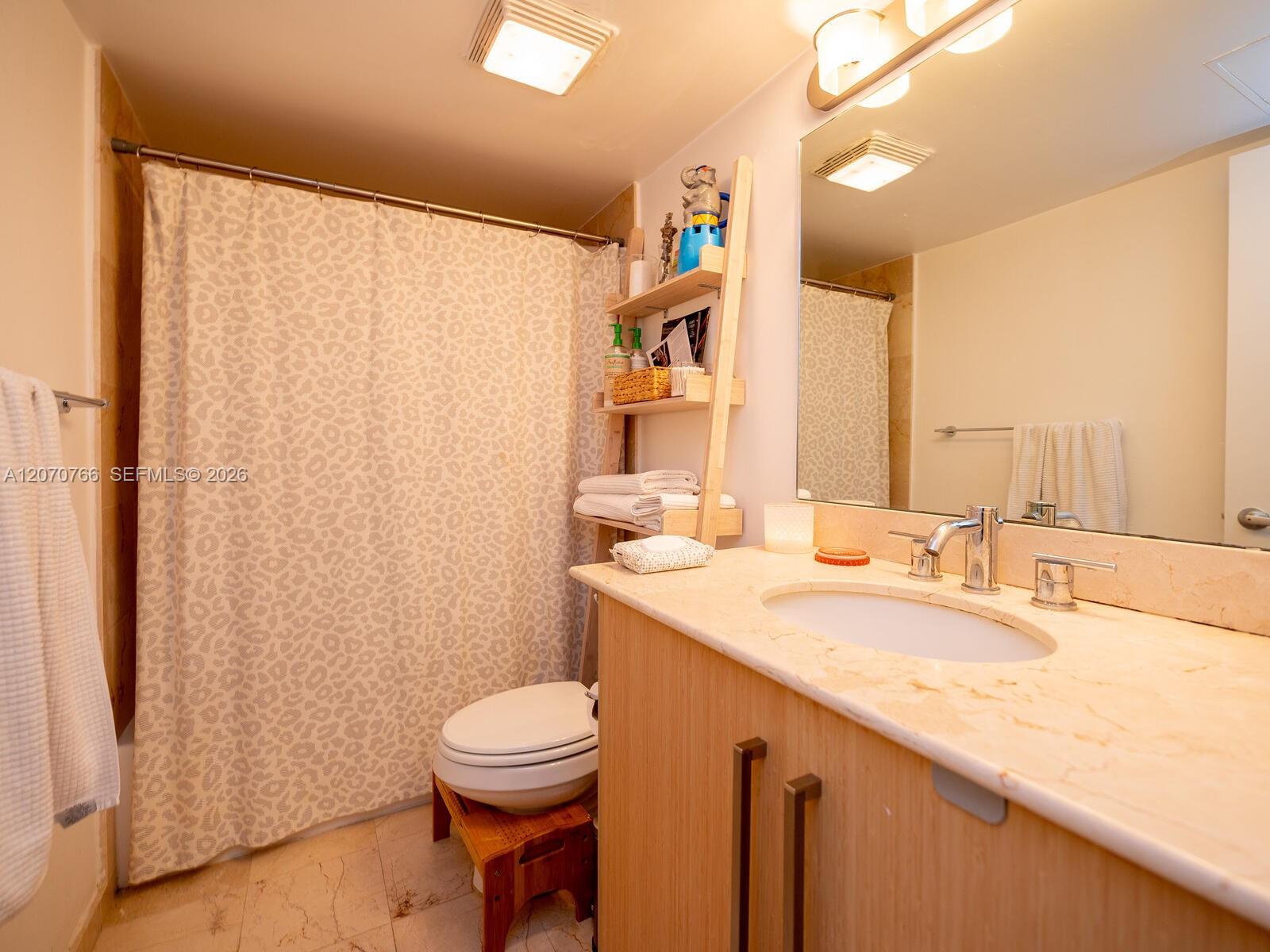 10275 Collins Avenue 1132 Property Photo 16