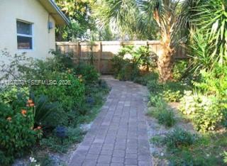 712 Sw 14th Avenue 3 Property Photo 2