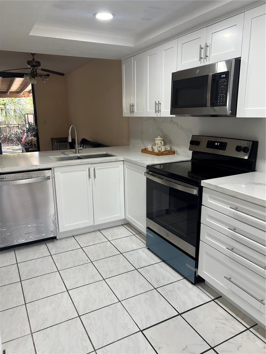 12242 Sw 16th Terrace 102-l Property Photo 4