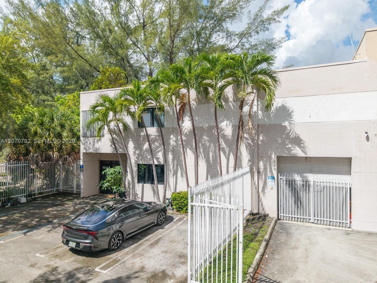 1650 Nw 95th Avenue Property Photo 1