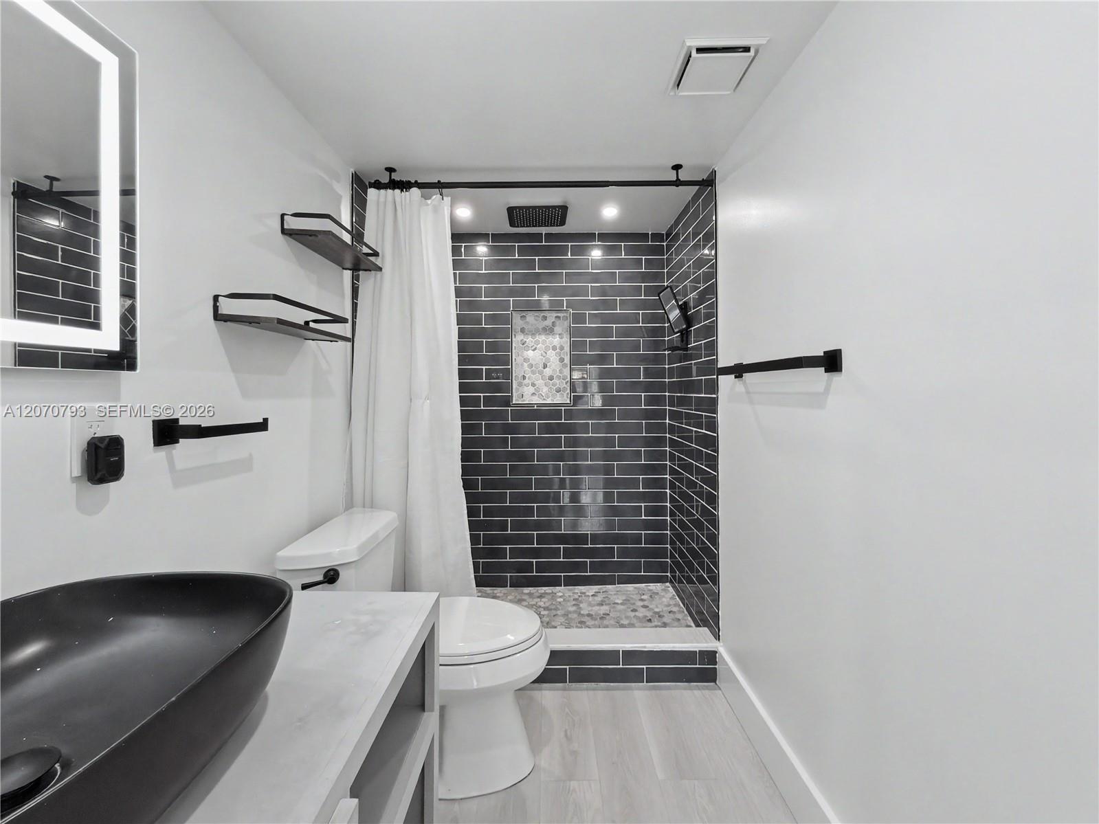 8411 Nw 8th Street 102 Property Photo 11