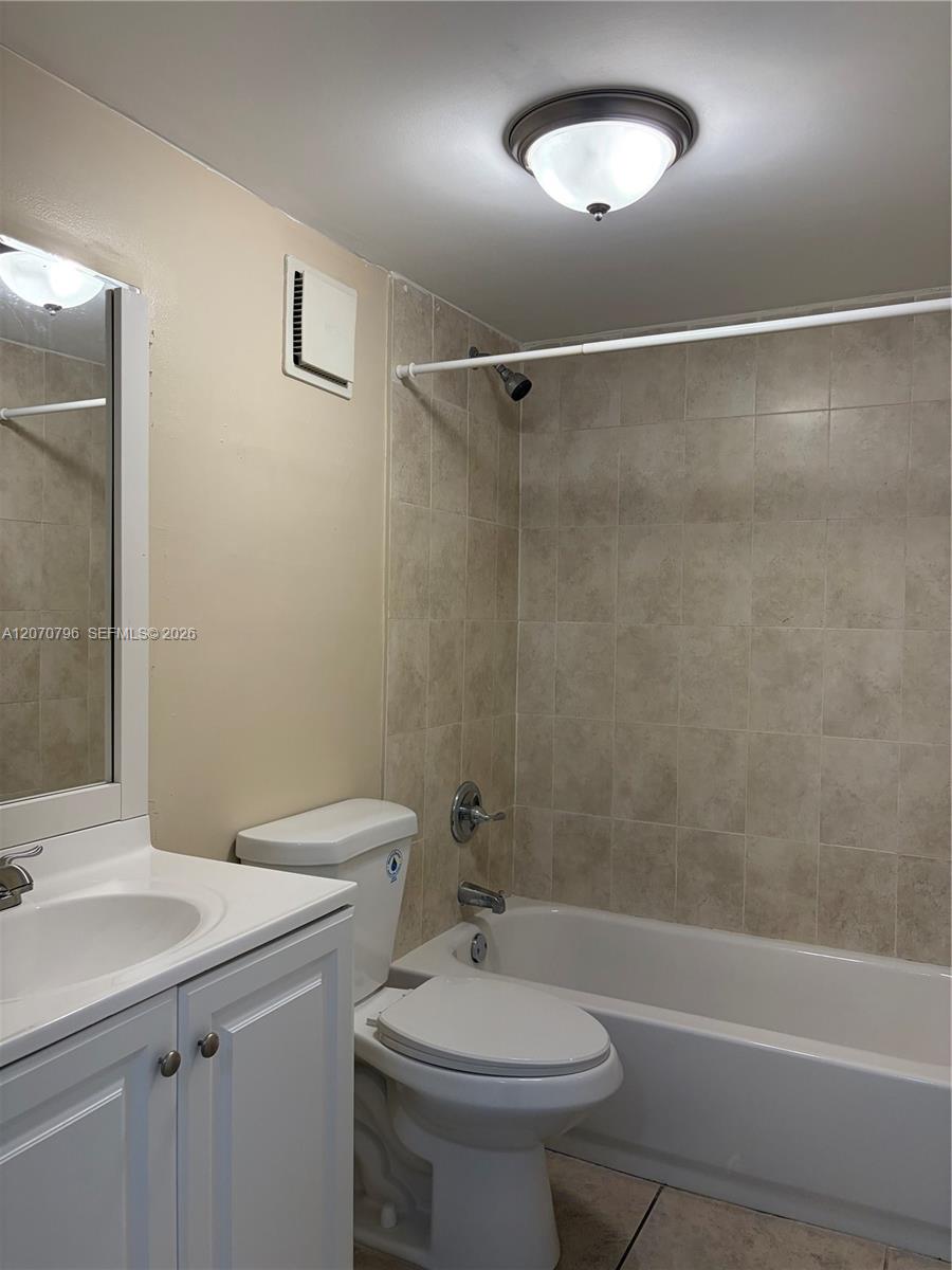 10865 Sw 112th Avenue 313 Property Photo 11