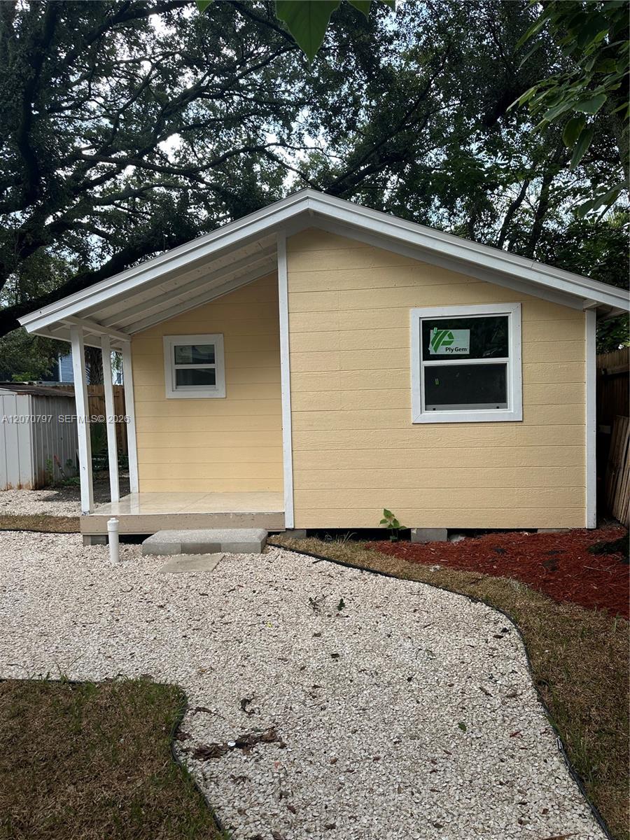 8111 N 10 Property Photo 2