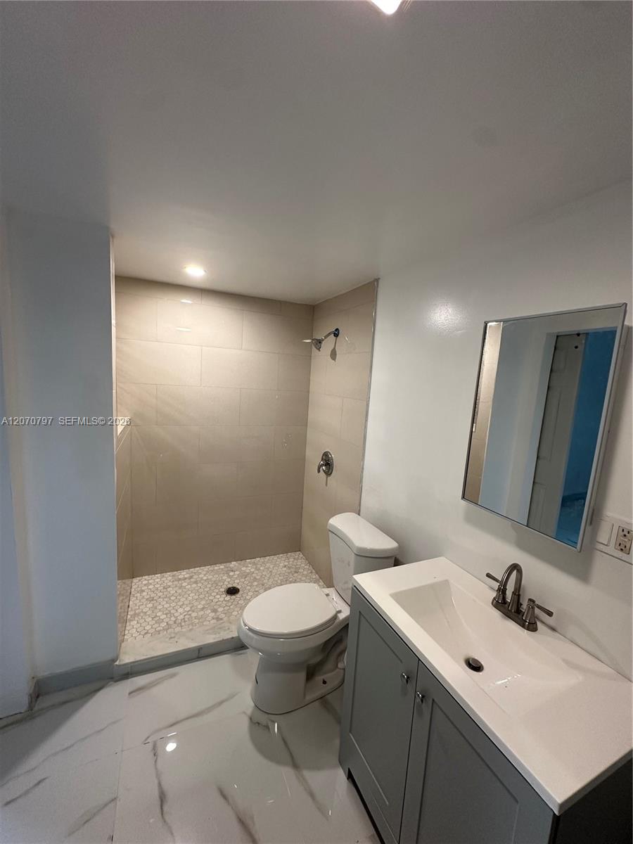 8111 N 10 Property Photo 5