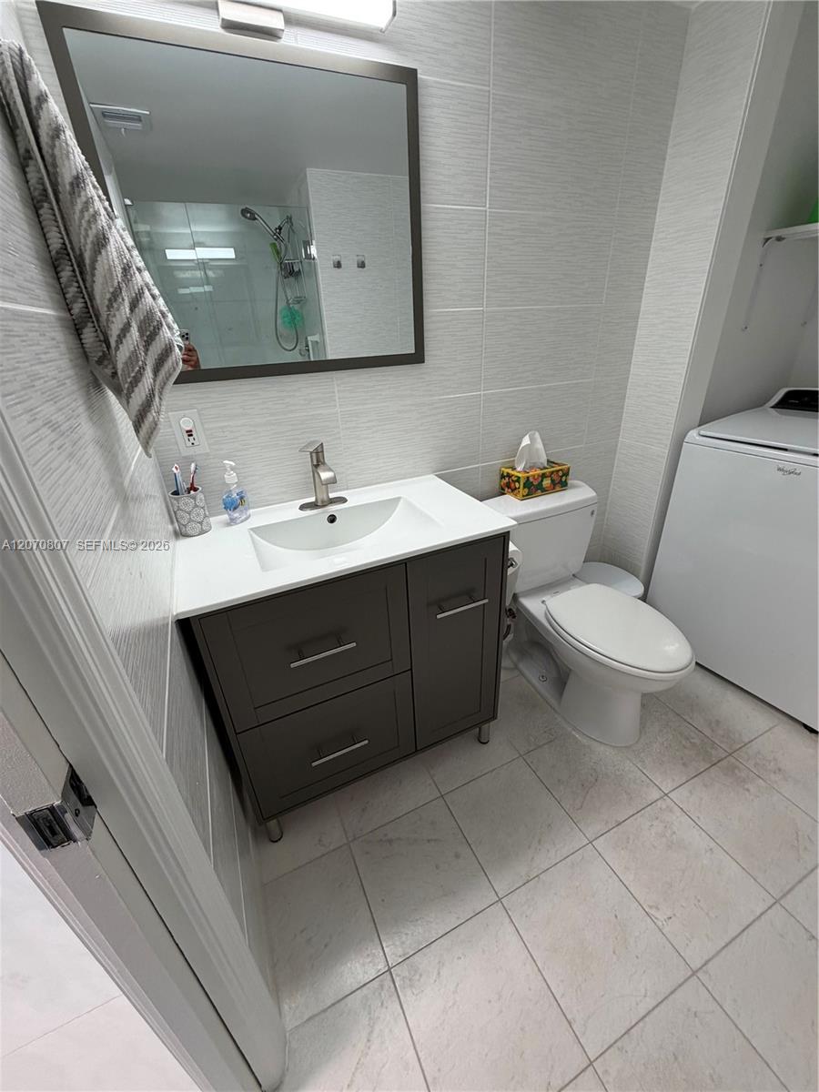 3500 Mystic Pointe Drive 405 Property Photo 16