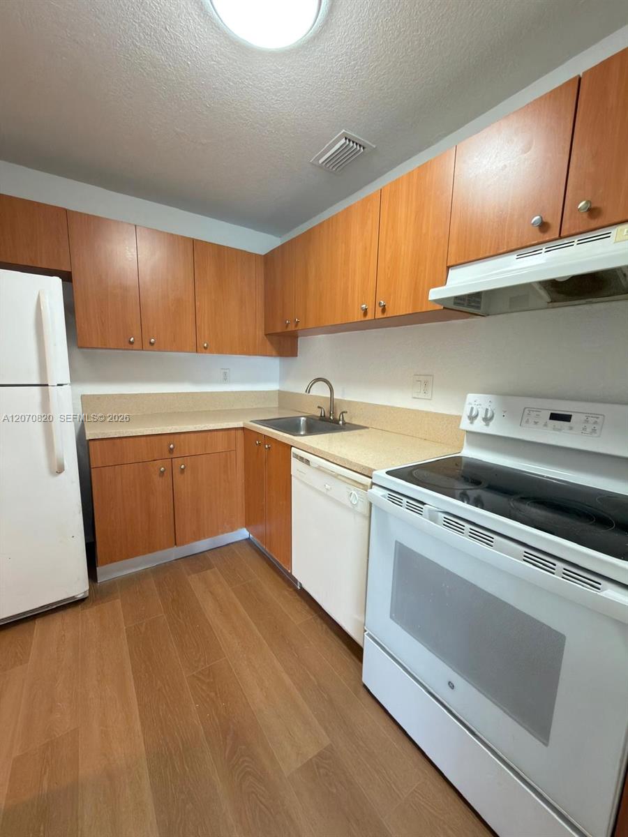 411 Executive Center Drive 109 Property Photo 2
