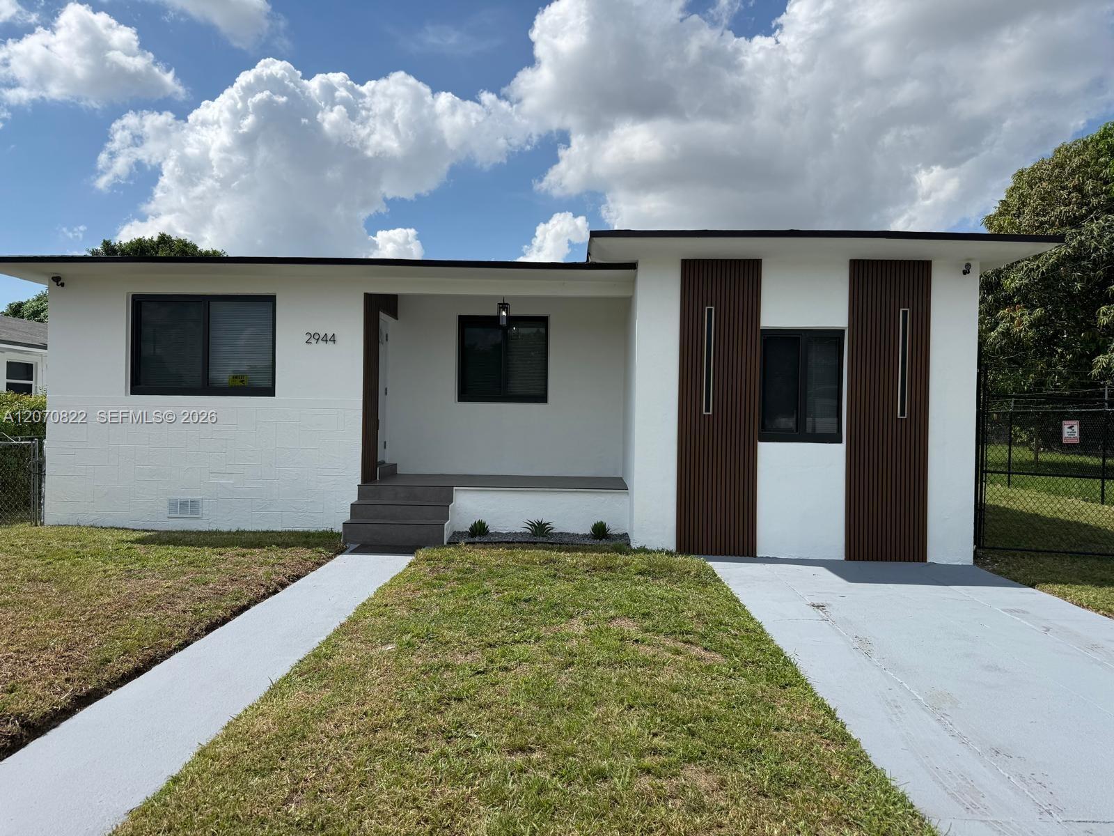 2944 NW 61st Street Property Photo 1