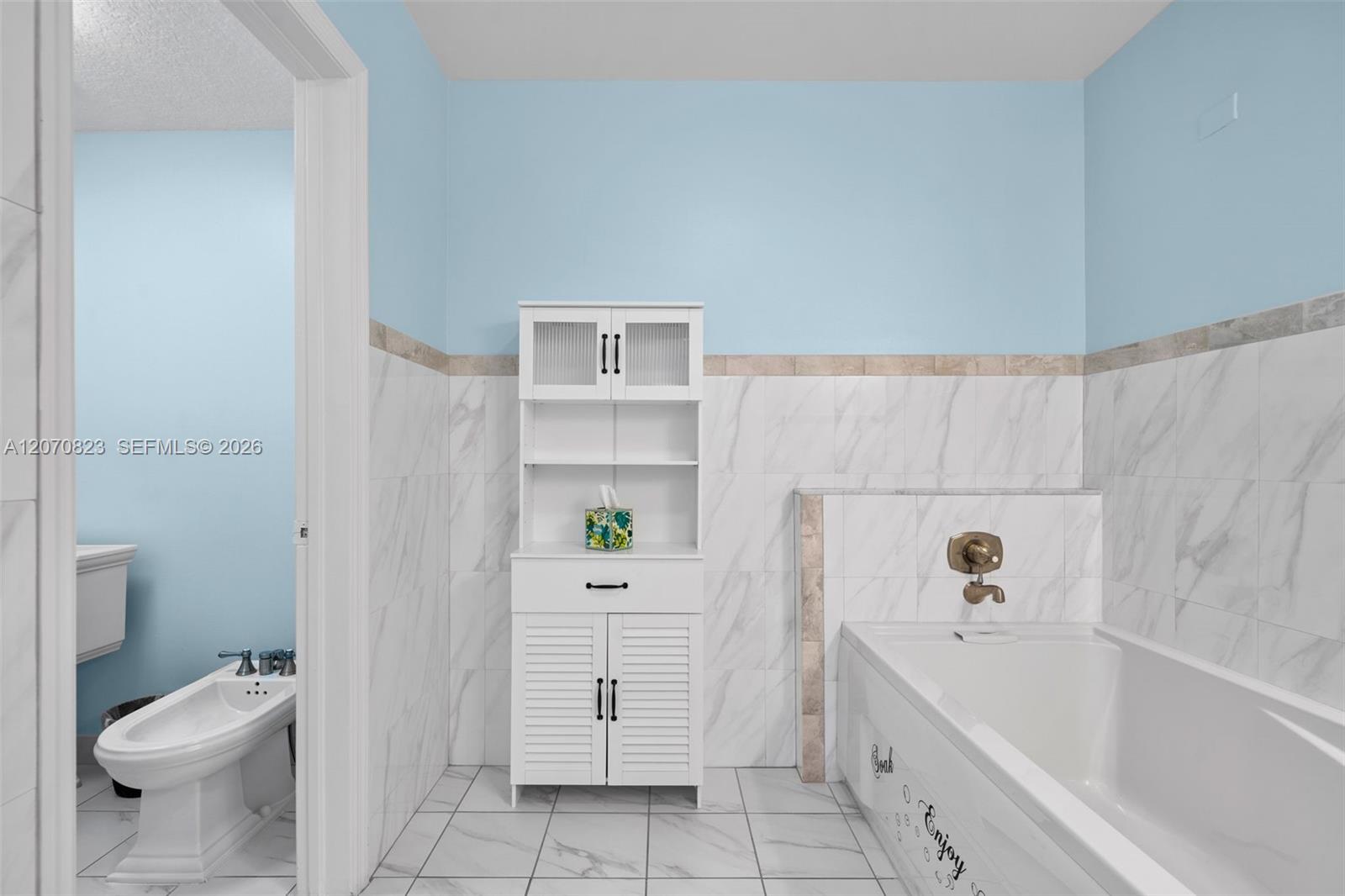 311 N Surf Road Property Photo 27